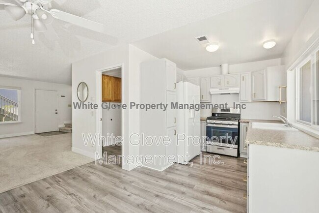 Building Photo - 9596 Bickley Dr