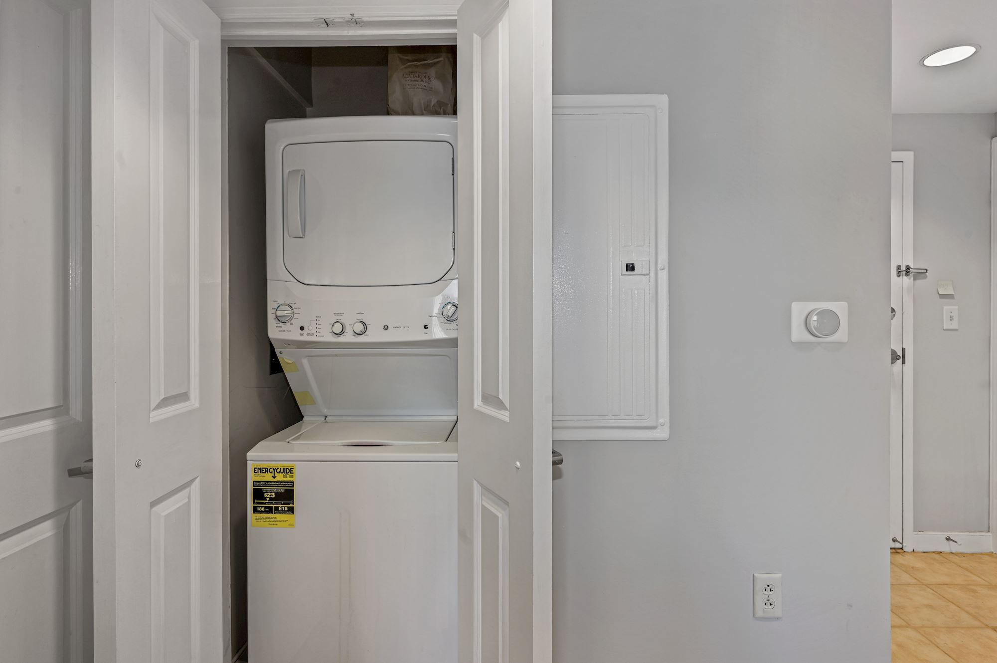 Washer and dryer in unit - 777 7th St NW