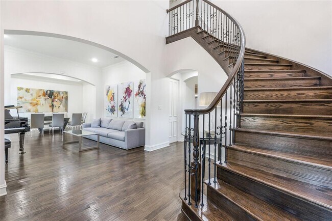 Building Photo - 5327 Elm Spring Ln