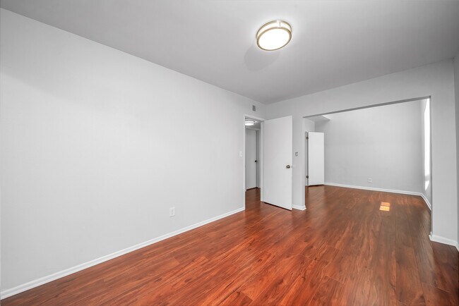 Building Photo - 11260 Overland Ave