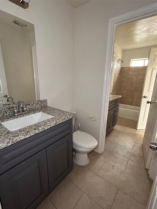 Building Photo - 6839 Larkstone St