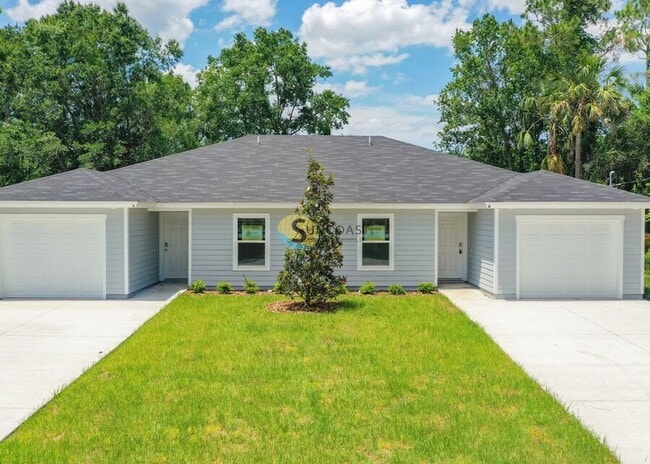 Building Photo - 22 Pine Hill Ln