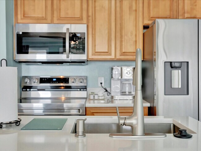Building Photo - 2506 N Rocky Point Dr
