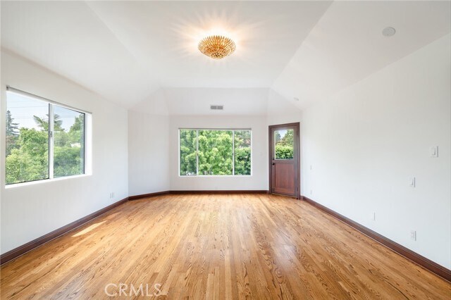 Building Photo - 1949 N Catalina St