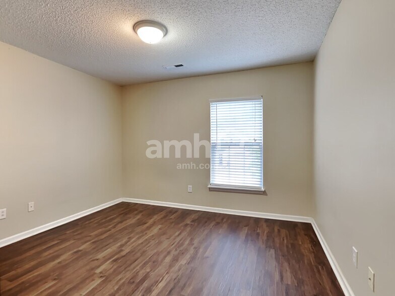 Building Photo - 5117 Torrey Ln