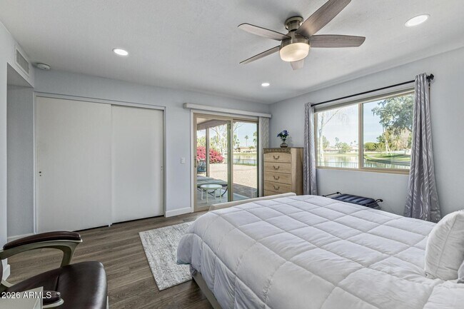 Building Photo - 26241 S Lakemont Dr