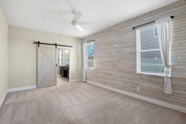 Building Photo - BEUATIFUL Home For Rent in South Cove!