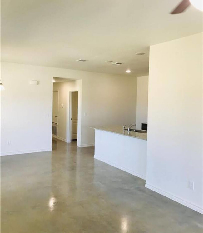 Building Photo - Killeen Duplex