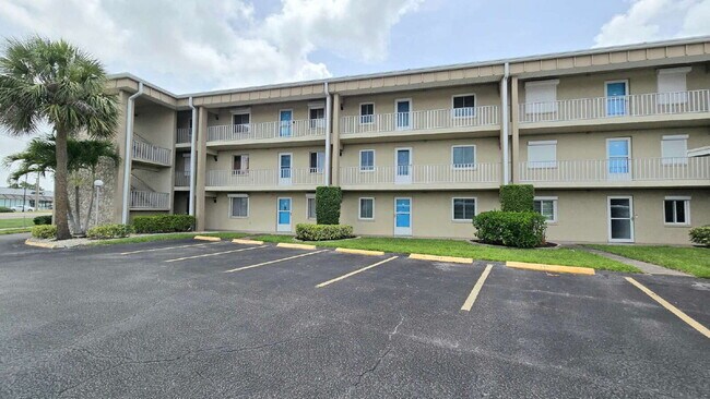 Primary Photo - 2244 Winkler Ave