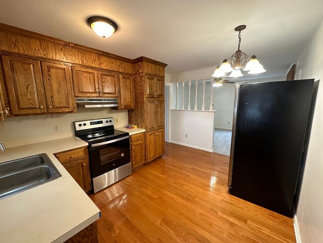 Building Photo - Beautiful apartment in Concord area! Half ...