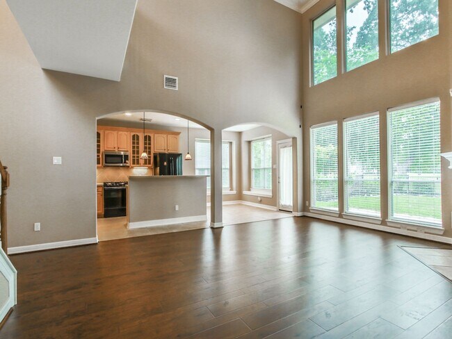 Building Photo - FORE Bedrooms in Del Lago!