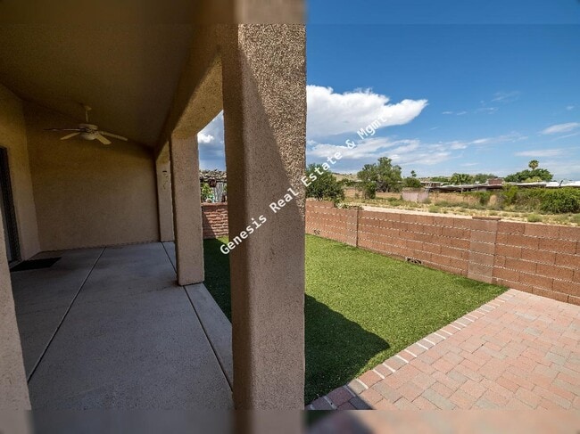 Building Photo - 606 W Woodfield Ct