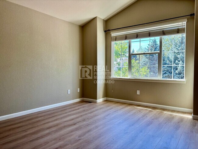 Building Photo - 8512 S Lewis Way