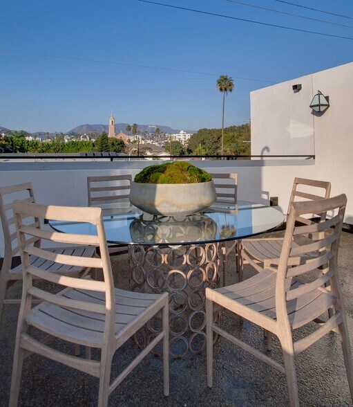 Building Photo - 1260 N Las Palmas Ave