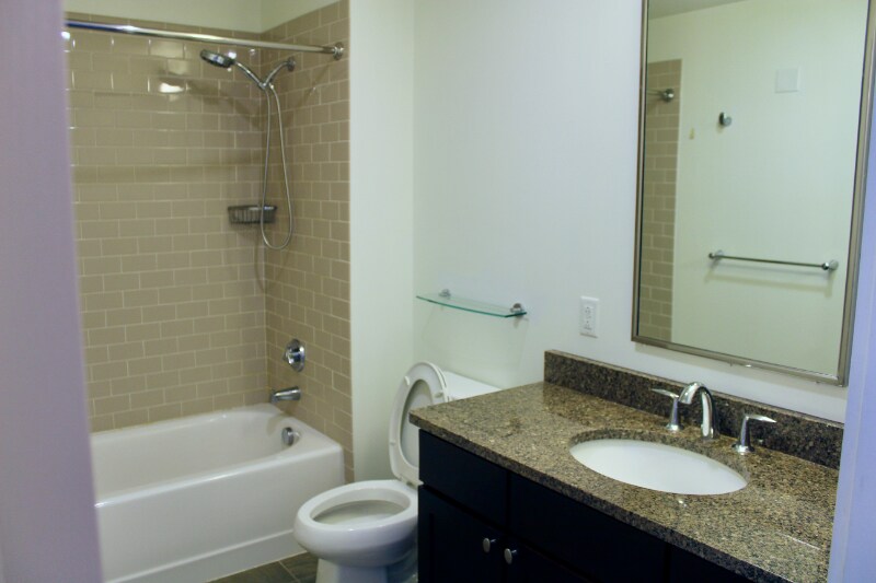Building Photo - 1120 Reddour St