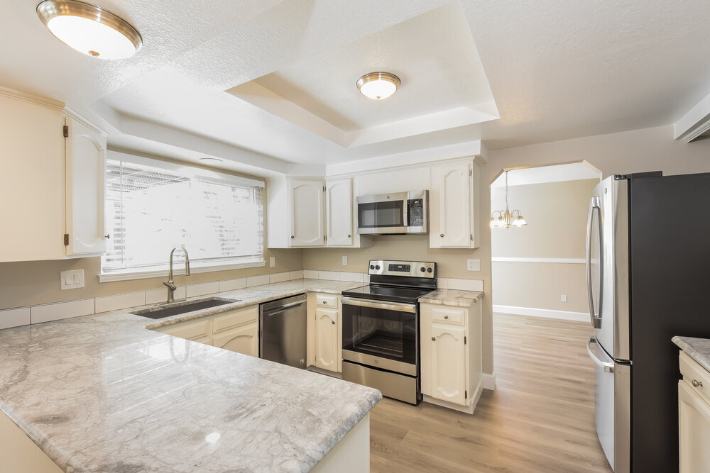 Building Photo - 15092 E Chenango Ave