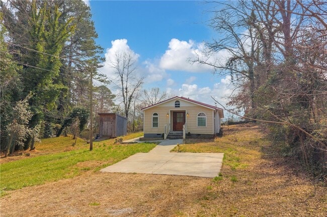 Building Photo - 307 Moore Ave