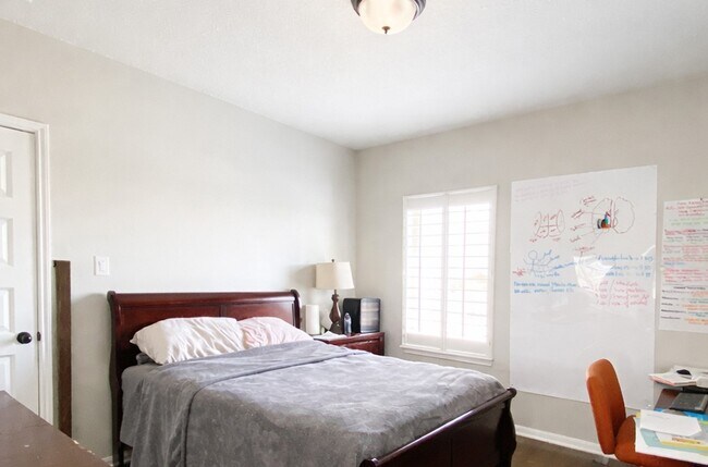 Building Photo - 6911 Twilight Elm Trace