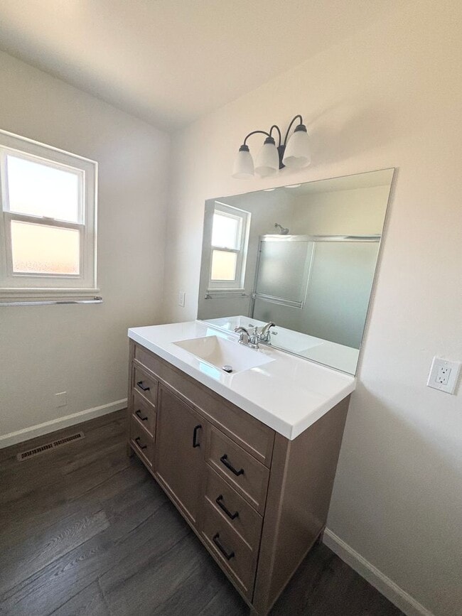 Building Photo - Beautiful 3 Bedroom on the Southside!
