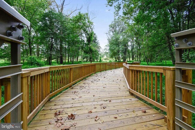 Building Photo - 13336 Redspire Dr