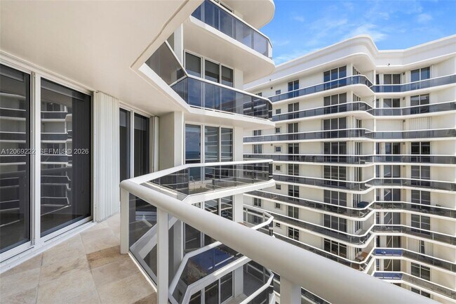 Building Photo - 9559 Collins Ave
