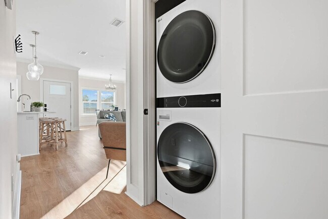 Building Photo - 21310 Pompano Ave