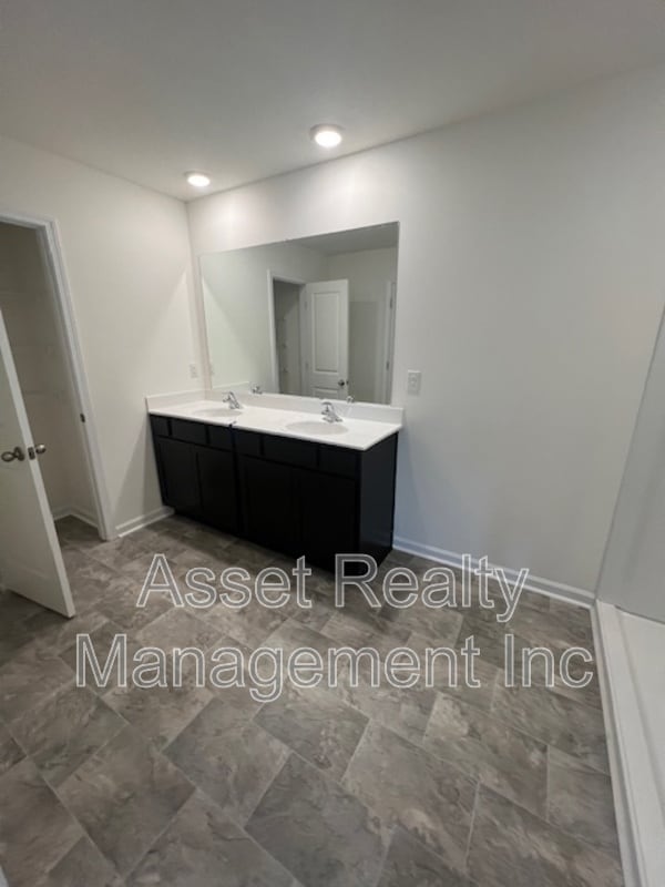 Building Photo - 3031 Nicole Cir