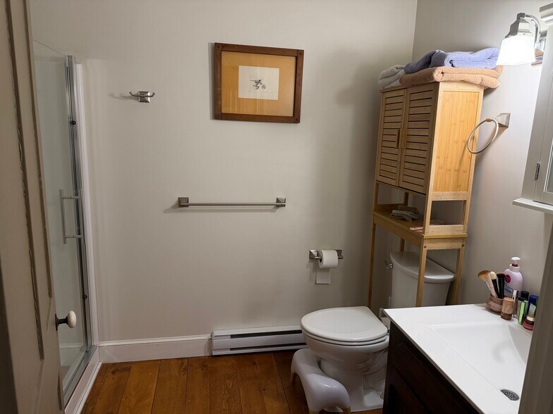 Building Photo - 278 Maine St