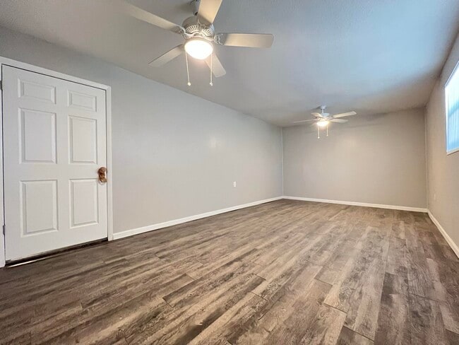 Building Photo - 408 Ramona Ave