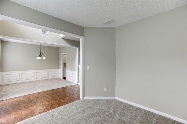 Building Photo - 305 Leatherman Ct