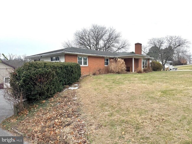 Building Photo - 911 Grings Hill Rd