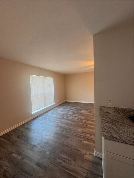 Building Photo - 5528 Gibson Dr