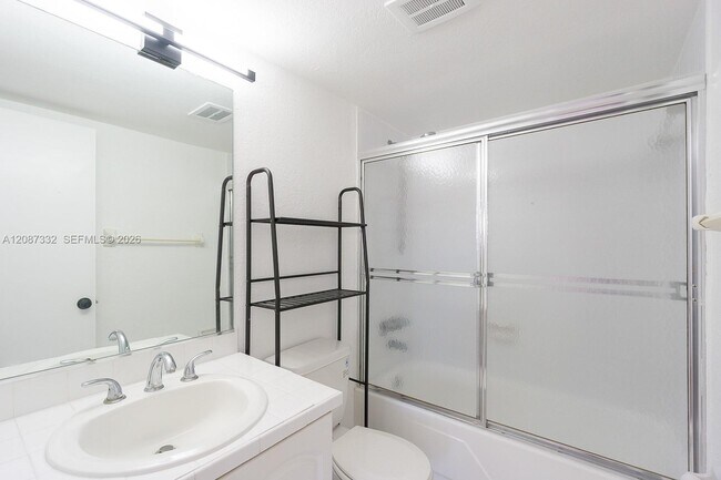 Building Photo - 8650 SW 67th Ave