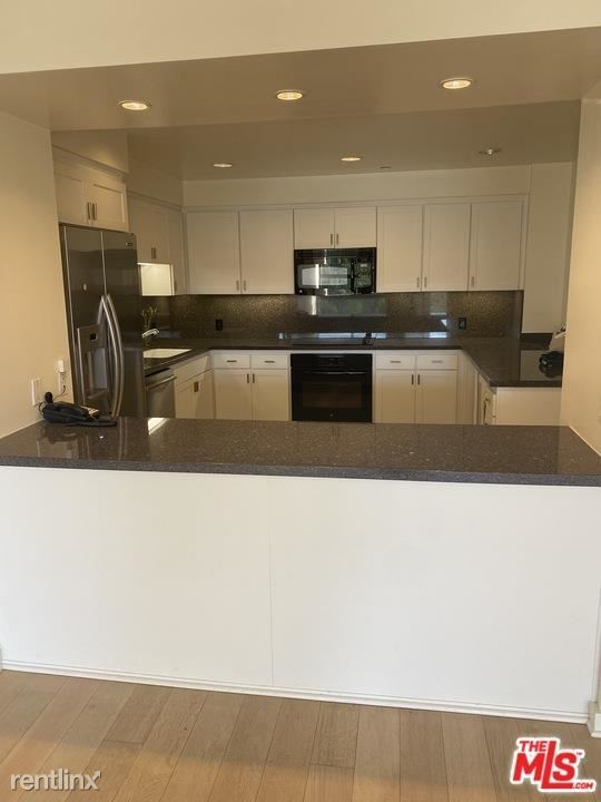 Building Photo - 10445 Wilshire Blvd