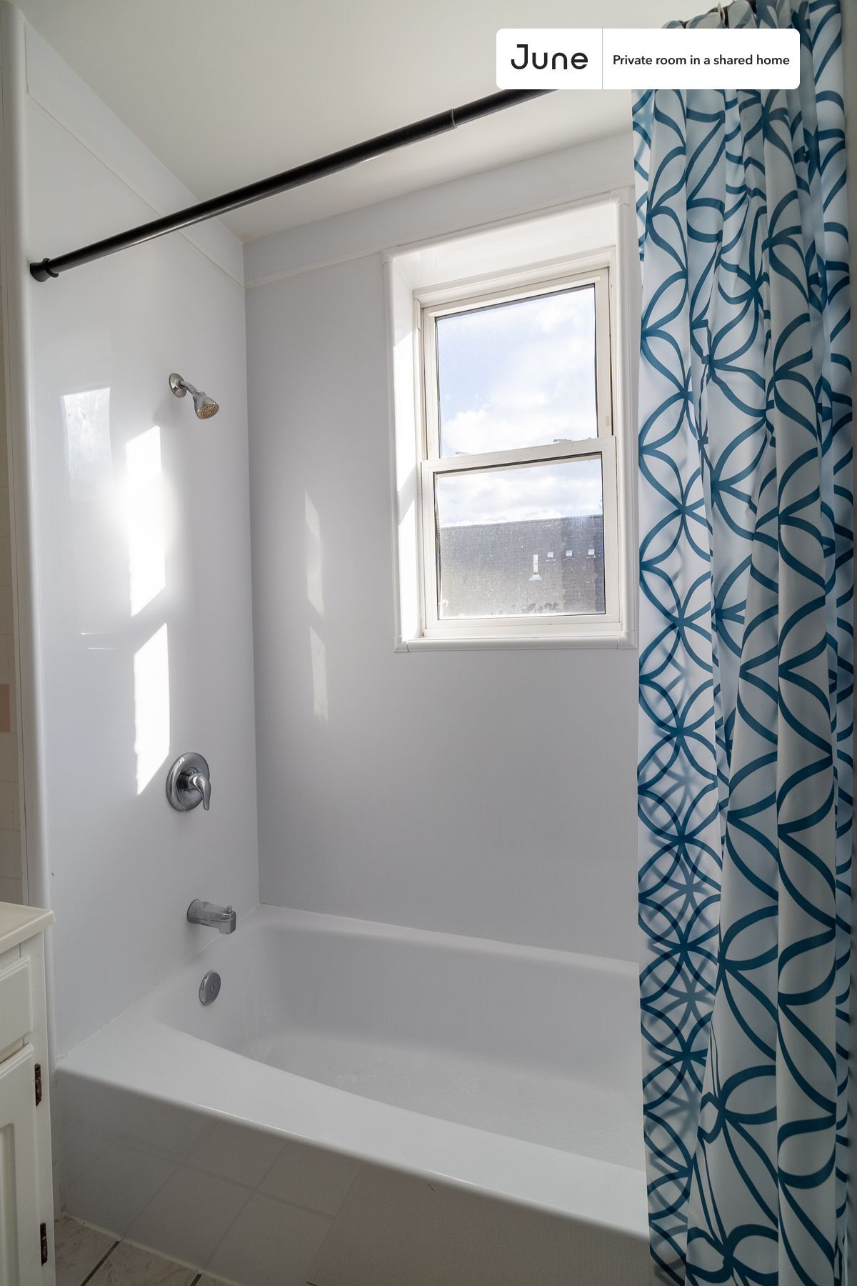 Building Photo - Room in Shared 3 bed/1 bath home