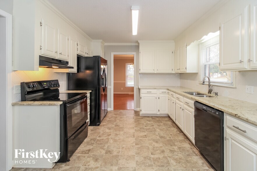 Building Photo - 535 Drumheller Rd