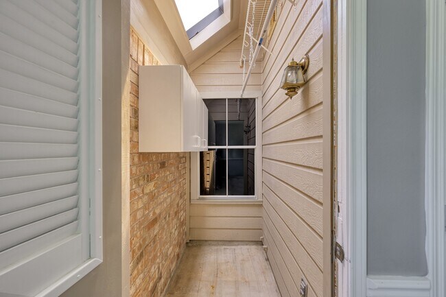 Building Photo - 95 N Crossed Birch Pl