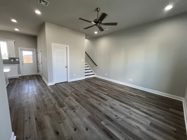 Building Photo - 113 Firethorn Dr