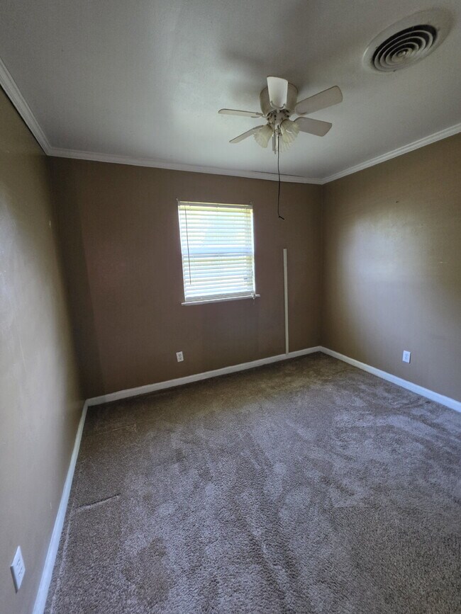 Building Photo - 3-Bedroom Retreat in Blytheville – Cozy 884 Sq Ft Home on Mayfair Lane!