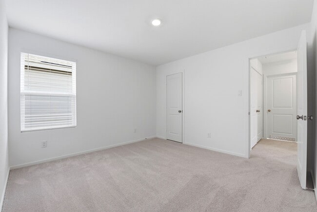 Building Photo - 629 Craven St