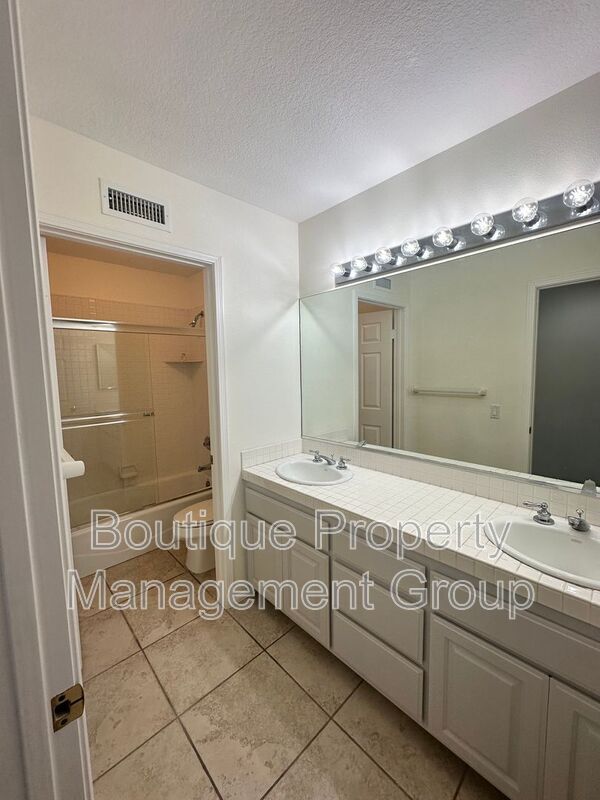 Building Photo - 34 Lakefront