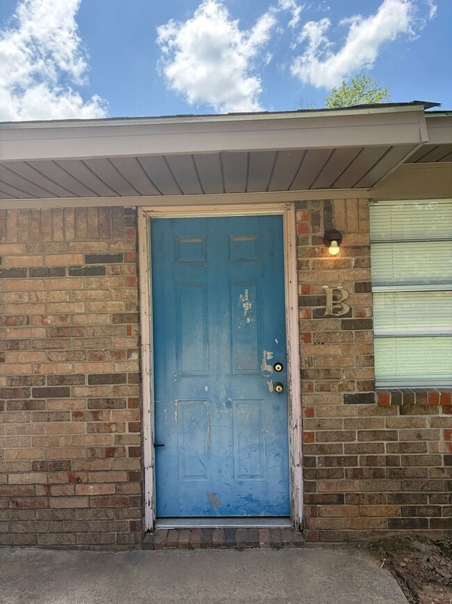 Building Photo - 205 N 37th St