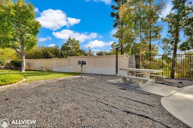 Building Photo - Charming 3-Bedroom Home in Rancho Bernardo...