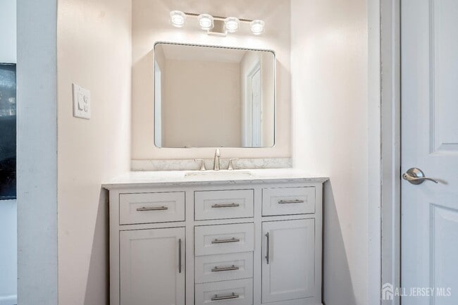 Building Photo - 424 Middlewood Rd