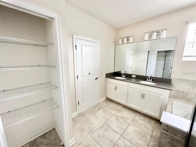 Building Photo - 2921 Title St