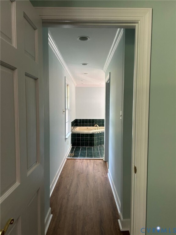 Building Photo - 2408 Ridge Rd