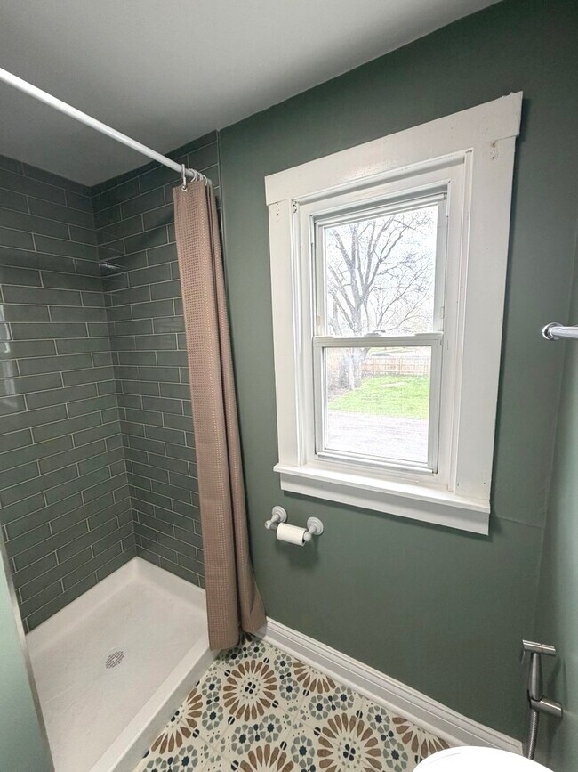 Building Photo - 2209 Douglas Ave