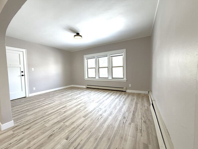 Building Photo - 1532 S 64th St