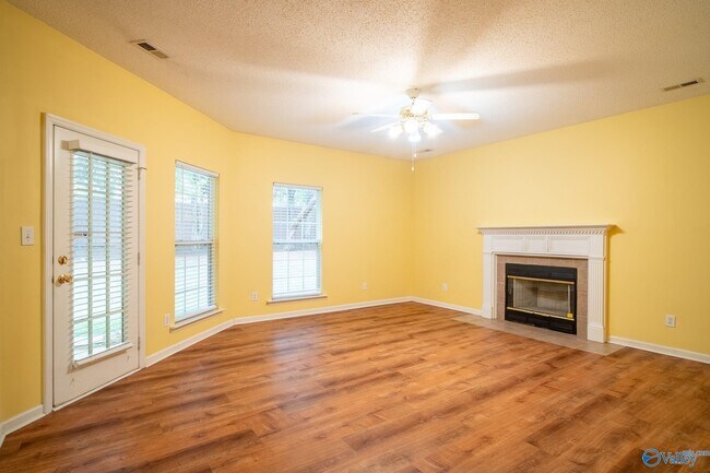 Building Photo - 216 Horseshoe Bend N
