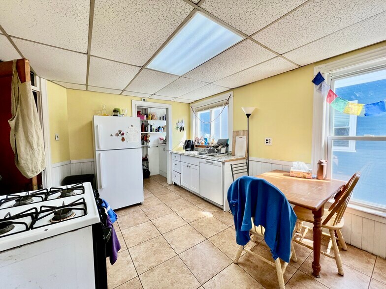 Building Photo - 75 Carolina Ave